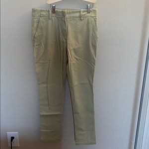 IZOD chino crop pant in size 6